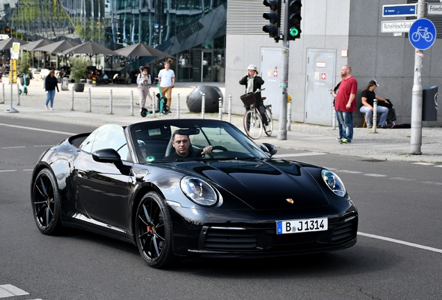 Porsche 992 Carrera 4S Cabriolet