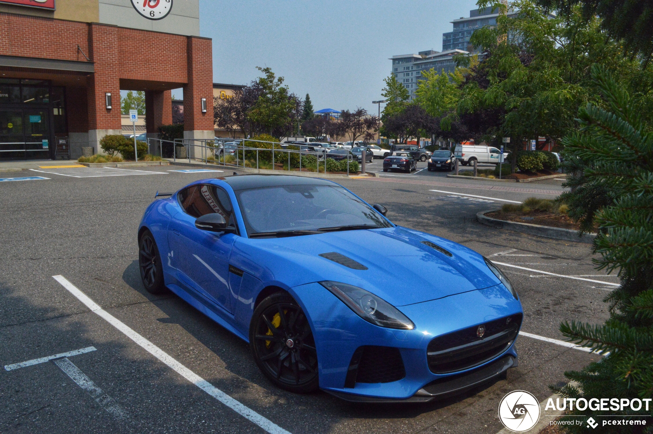 Jaguar F-TYPE SVR Coupé