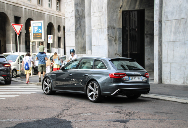 Audi RS4 Avant B8