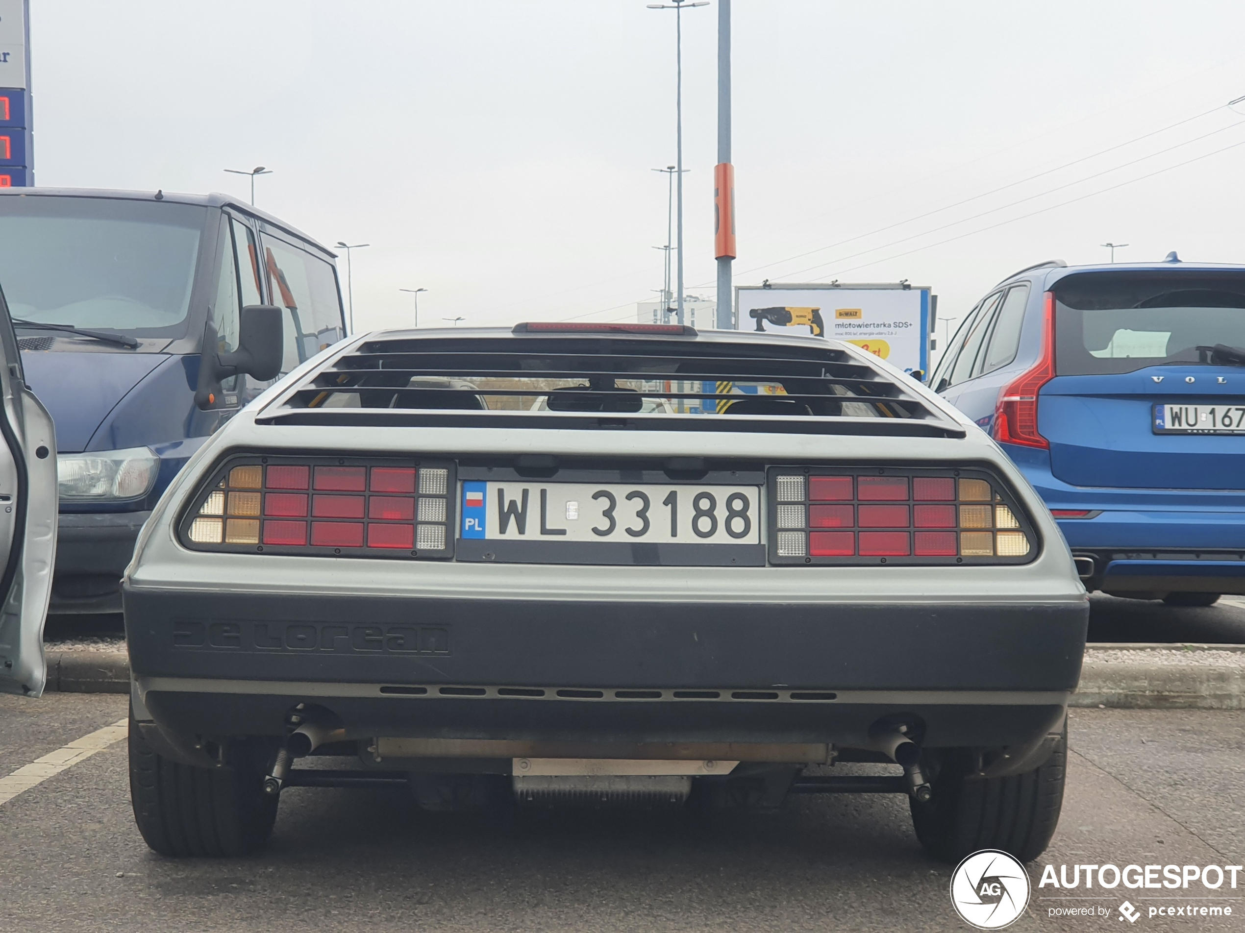 DeLorean DMC-12