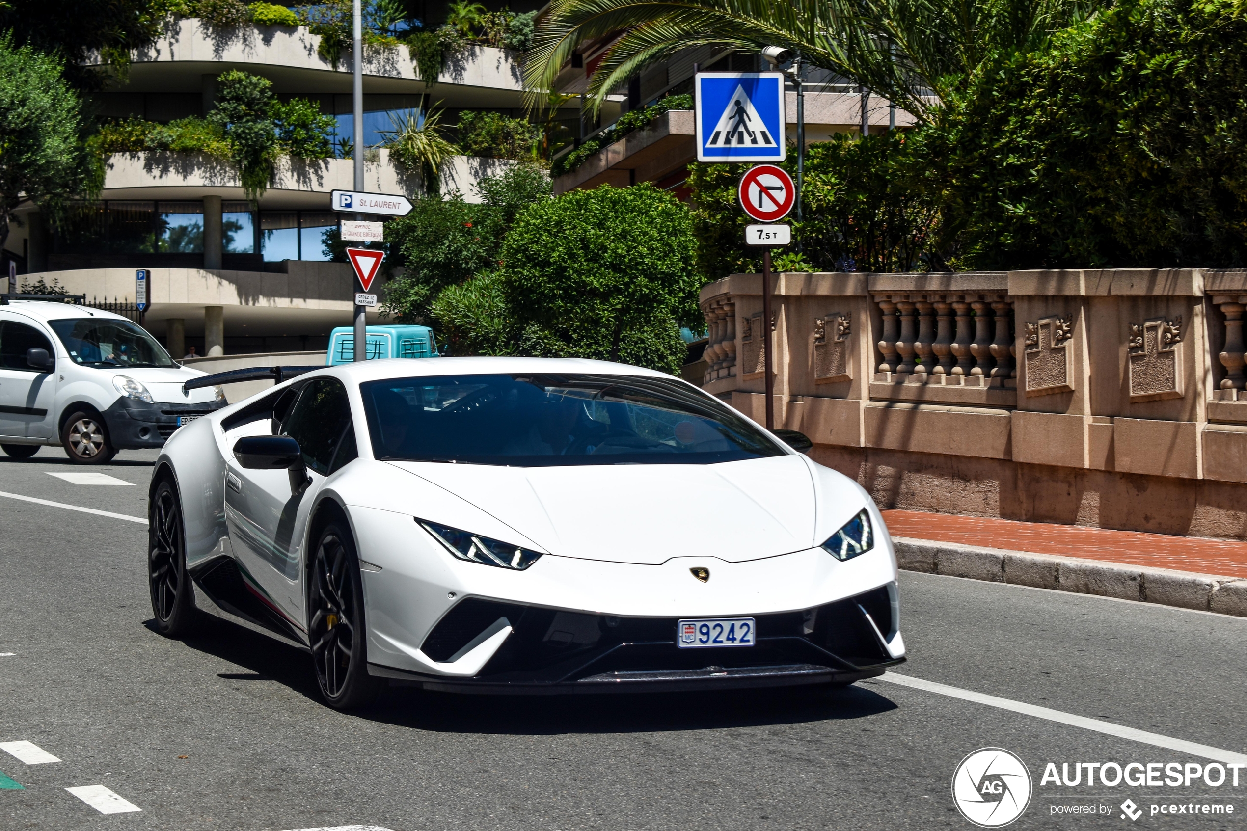 Lamborghini Huracán LP640-4 Performante