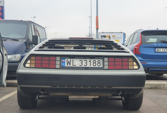 DeLorean DMC-12