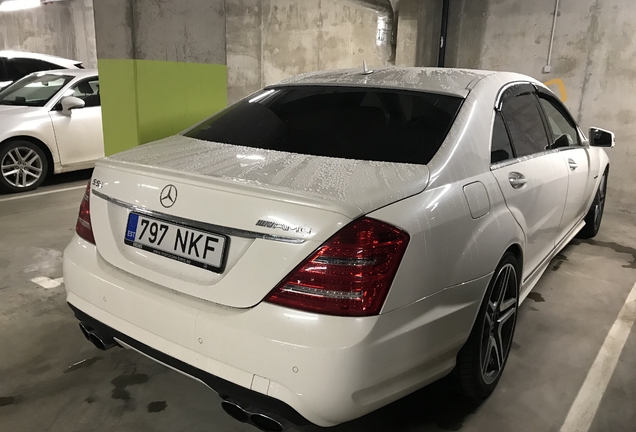 Mercedes-Benz S 65 AMG V221 2010