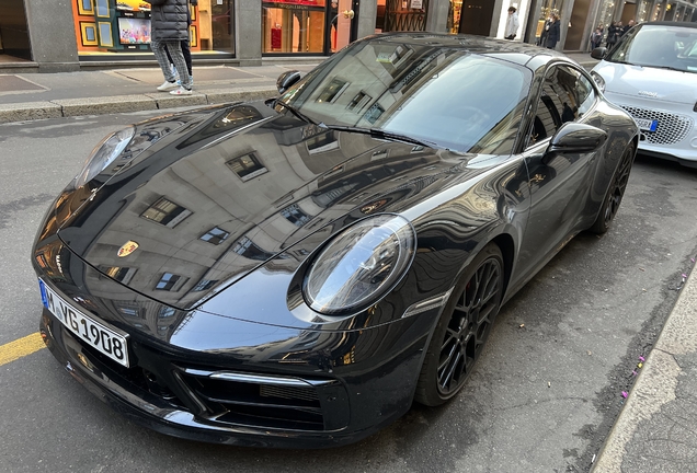 Porsche 992 Carrera 4S