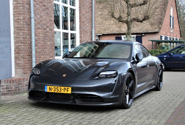 Porsche Taycan Turbo S