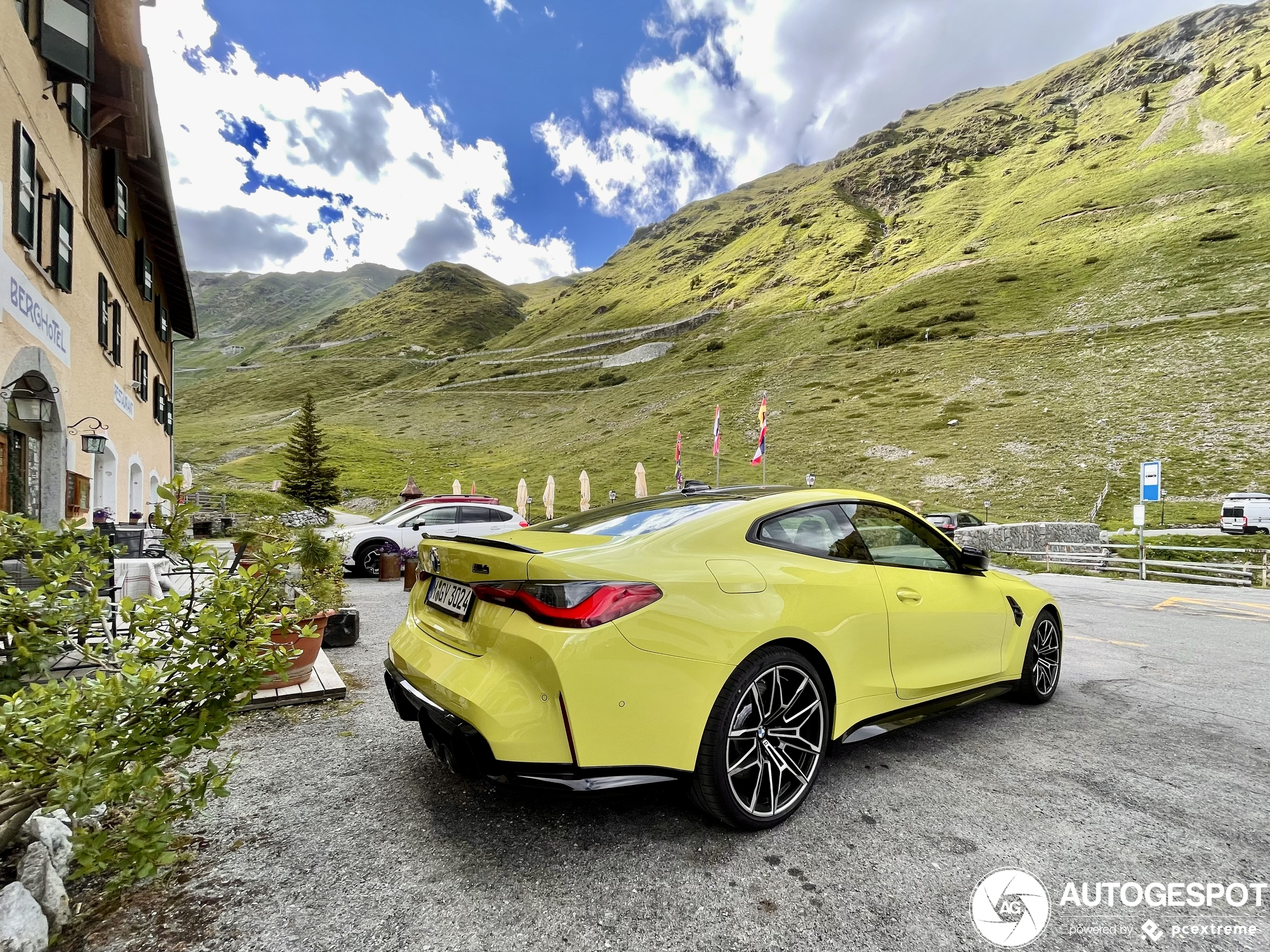 BMW M4 is klaar om Stelvio te bestormen