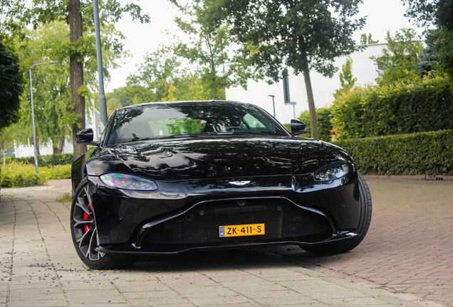 Aston Martin V8 Vantage 2018