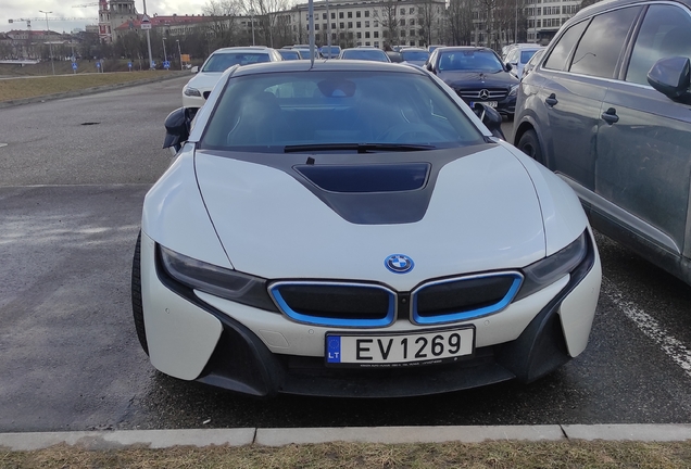 BMW i8