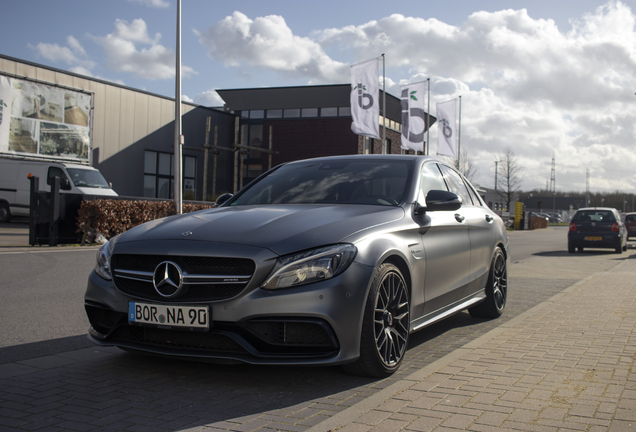 Mercedes-AMG C 63 S W205