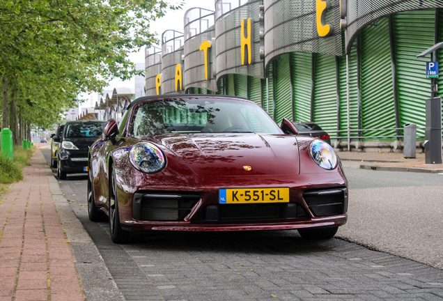 Porsche 992 Targa 4S Heritage Design Edition