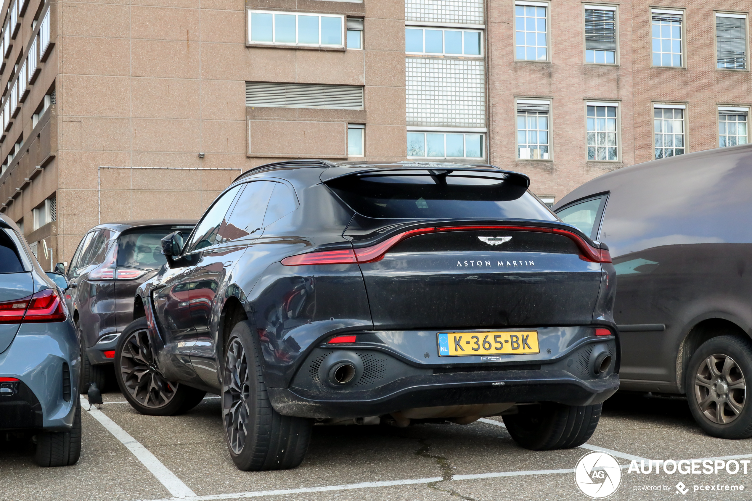 Aston Martin DBX