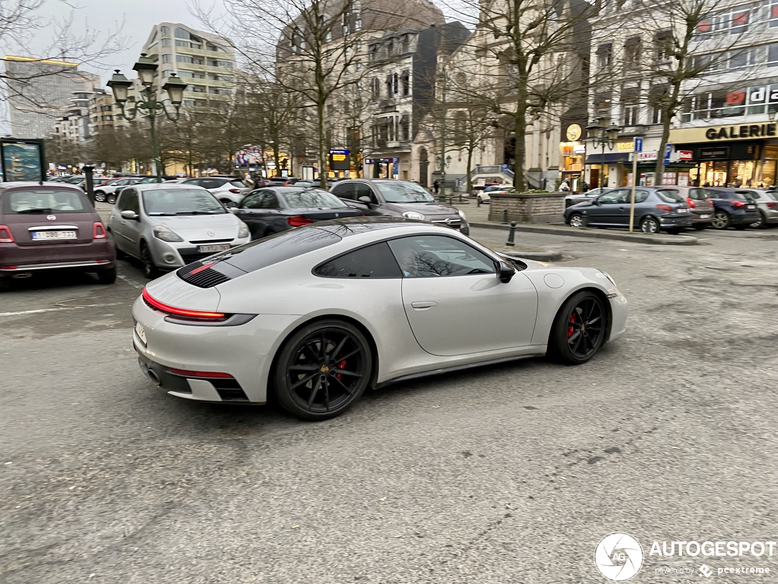 Porsche 992 Carrera 4S