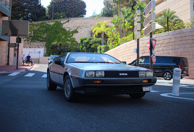 DeLorean DMC-12