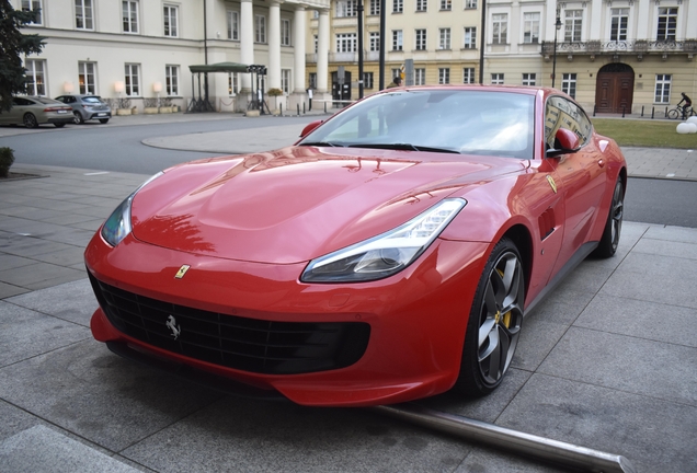 Ferrari GTC4Lusso T