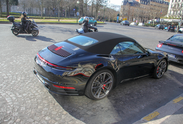 Porsche 992 Carrera 4S Cabriolet