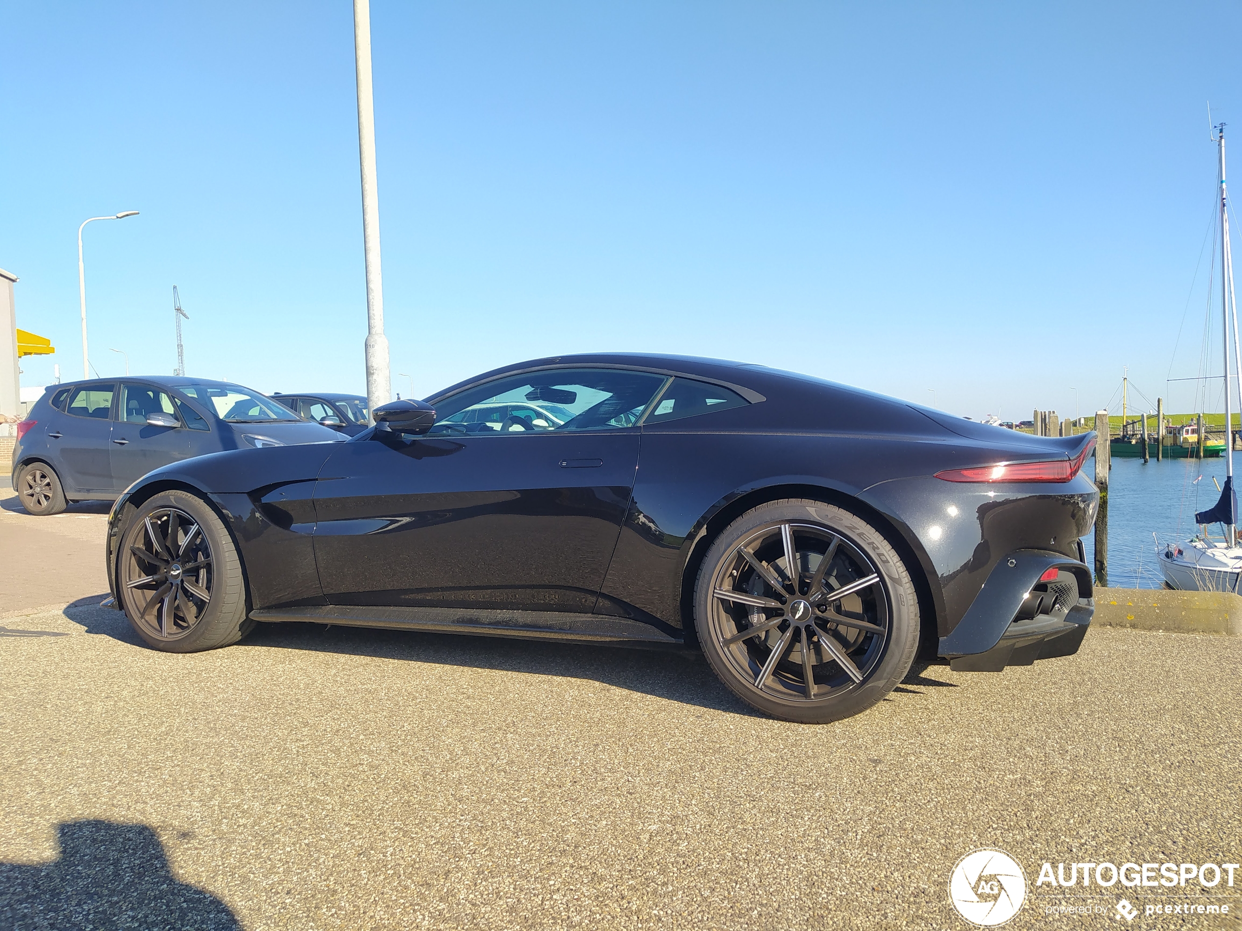 Aston Martin V8 Vantage 2018