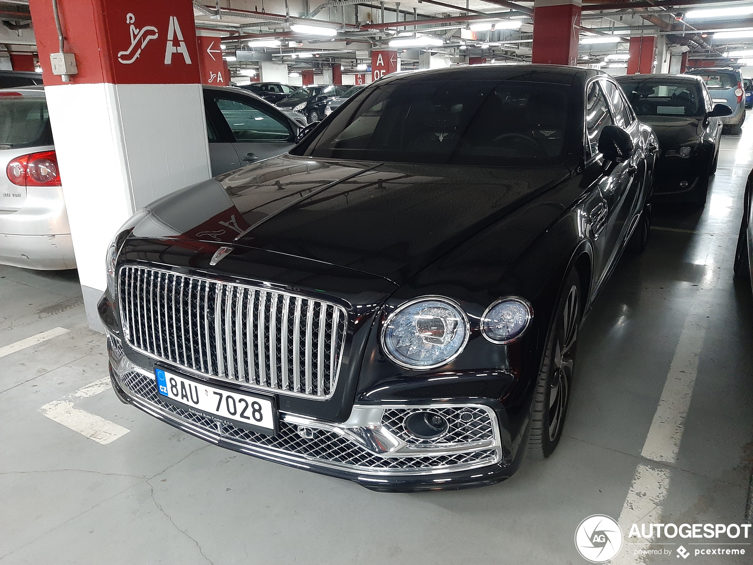 Bentley Flying Spur V8 2021