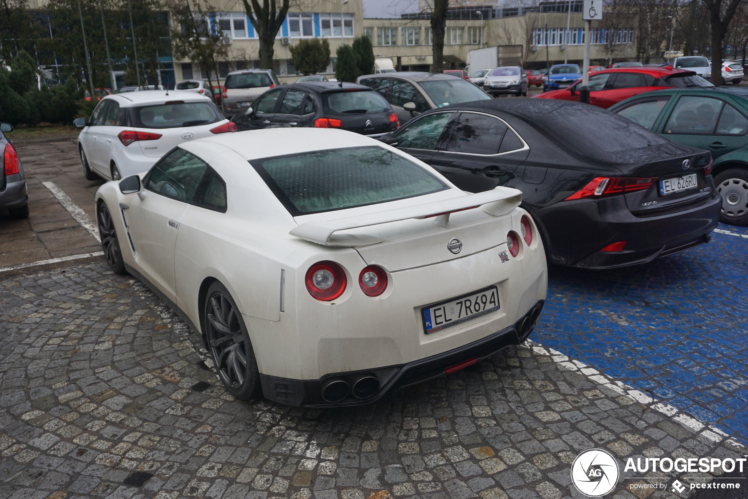 Nissan GT-R 2015