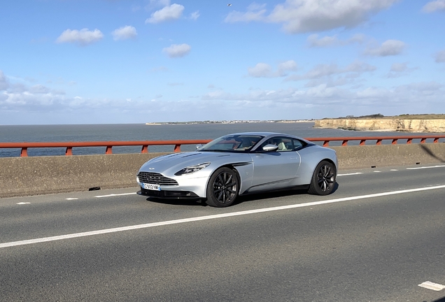 Aston Martin DB11