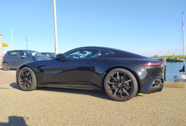 Aston Martin V8 Vantage 2018