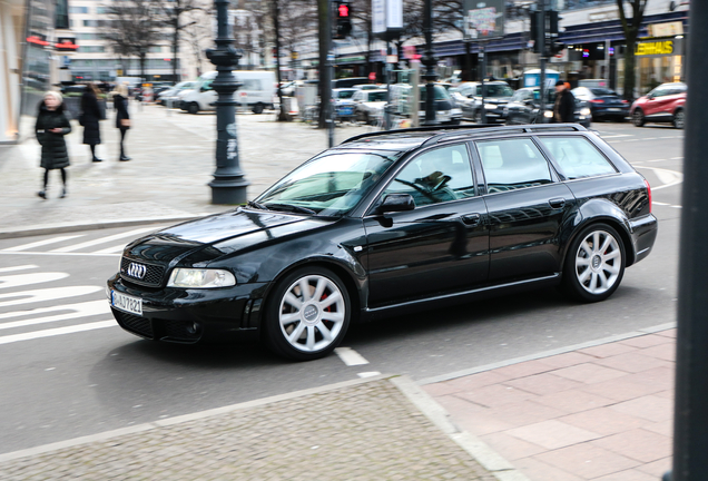 Audi RS4 Avant B5