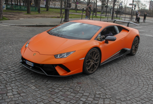 Lamborghini Huracán LP640-4 Performante