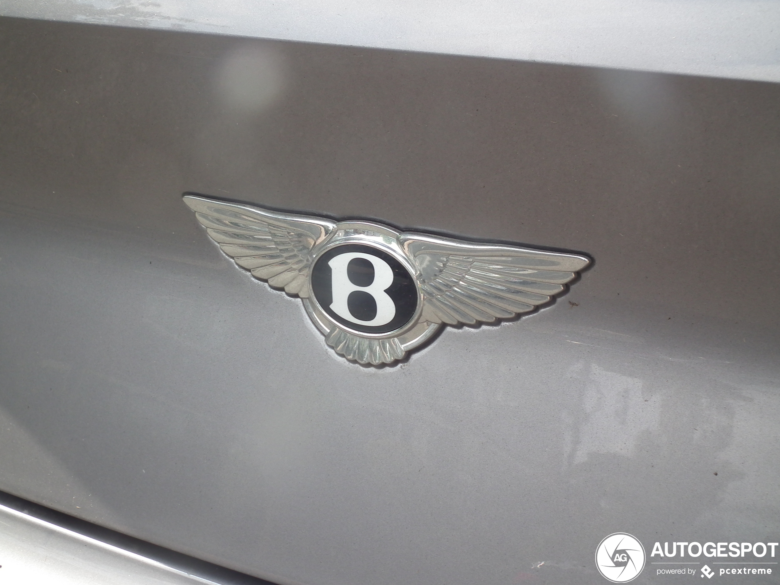 7 Verschillende Bentley's op hetzelde kenteken