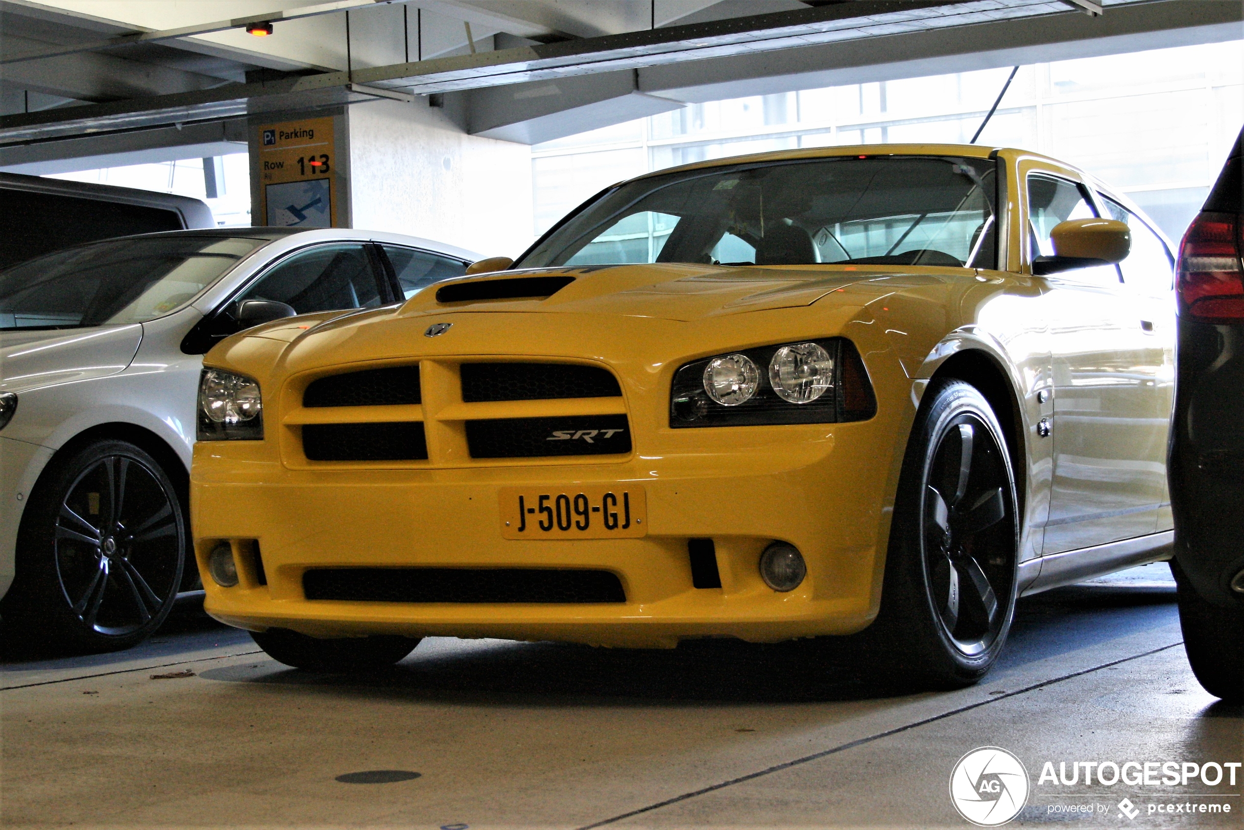 Dodge Charger SRT-8 Super Bee