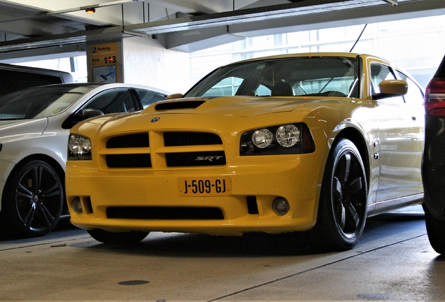 Dodge Charger SRT-8 Super Bee