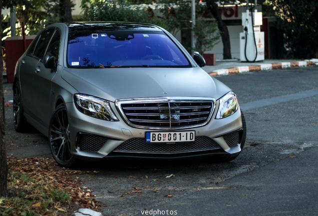 Mercedes-Benz Brabus 850 6.0 Biturbo V222