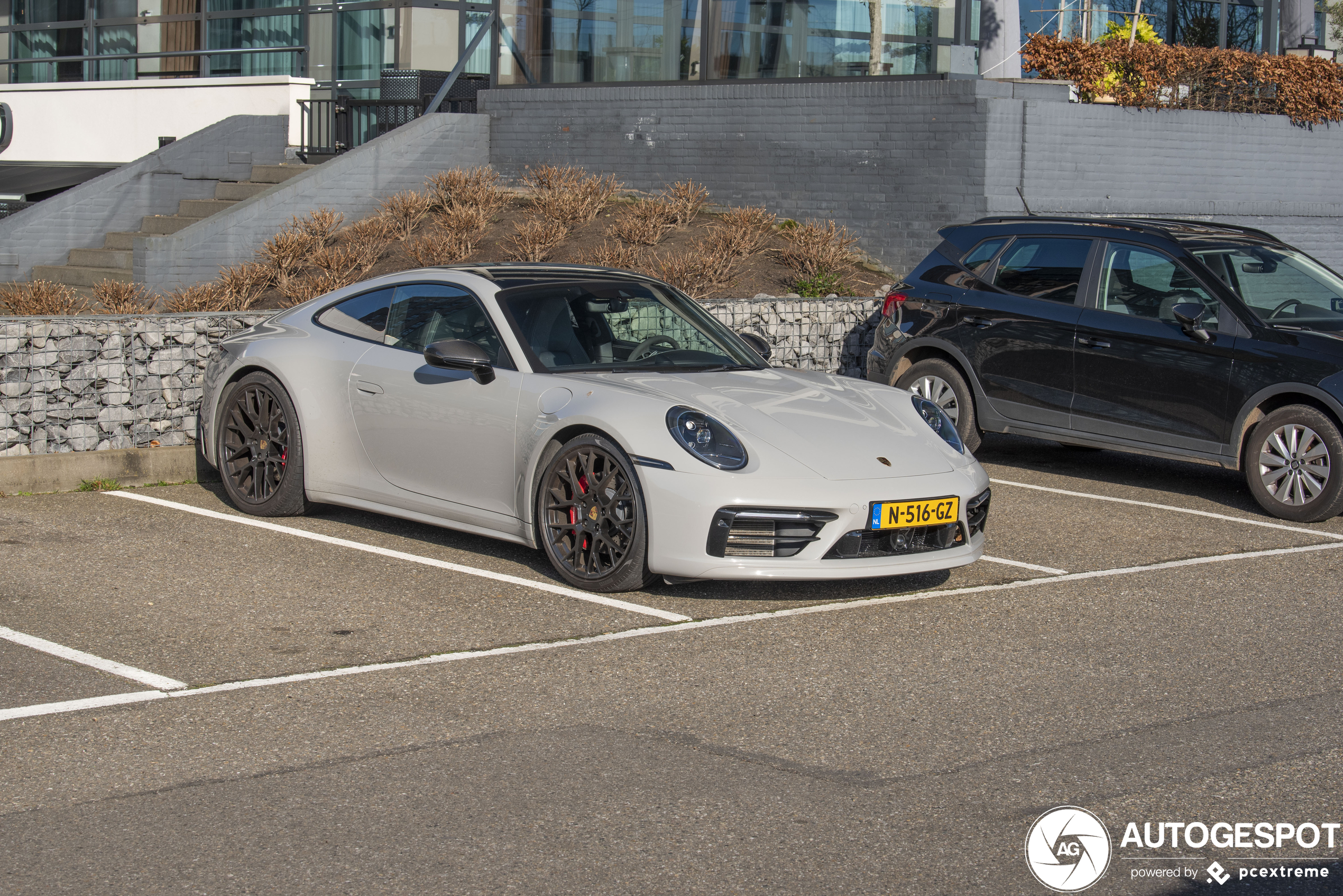 Porsche 992 Carrera 4S