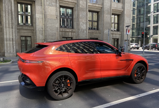 Aston Martin DBX