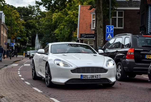 Aston Martin Virage 2011