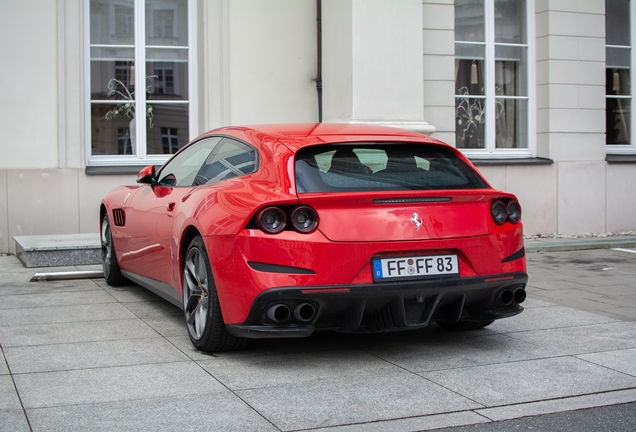 Ferrari GTC4Lusso T