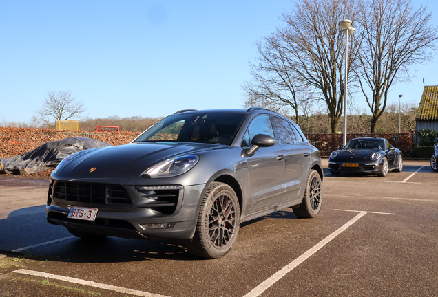 Porsche 95B Macan GTS