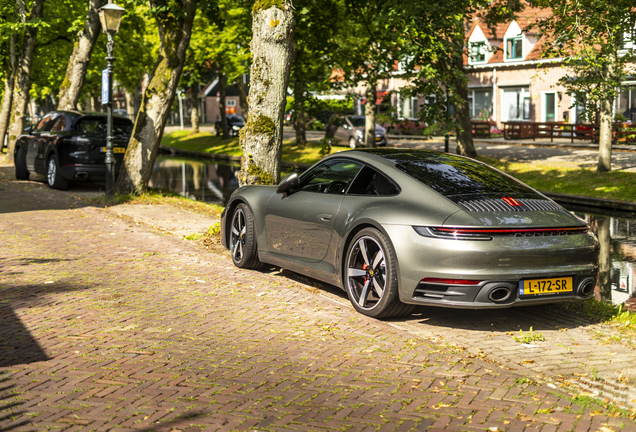 Porsche 992 Carrera 4S