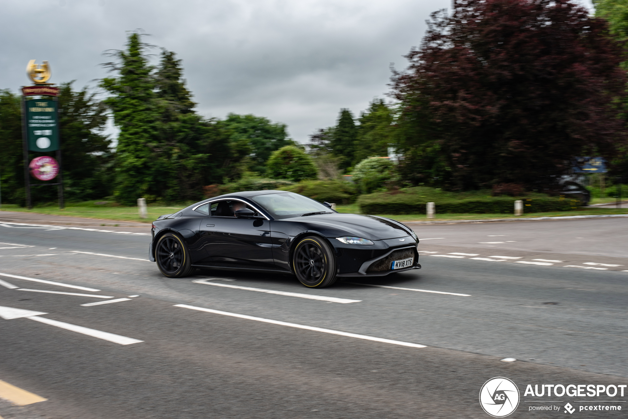 Aston Martin V8 Vantage 2018