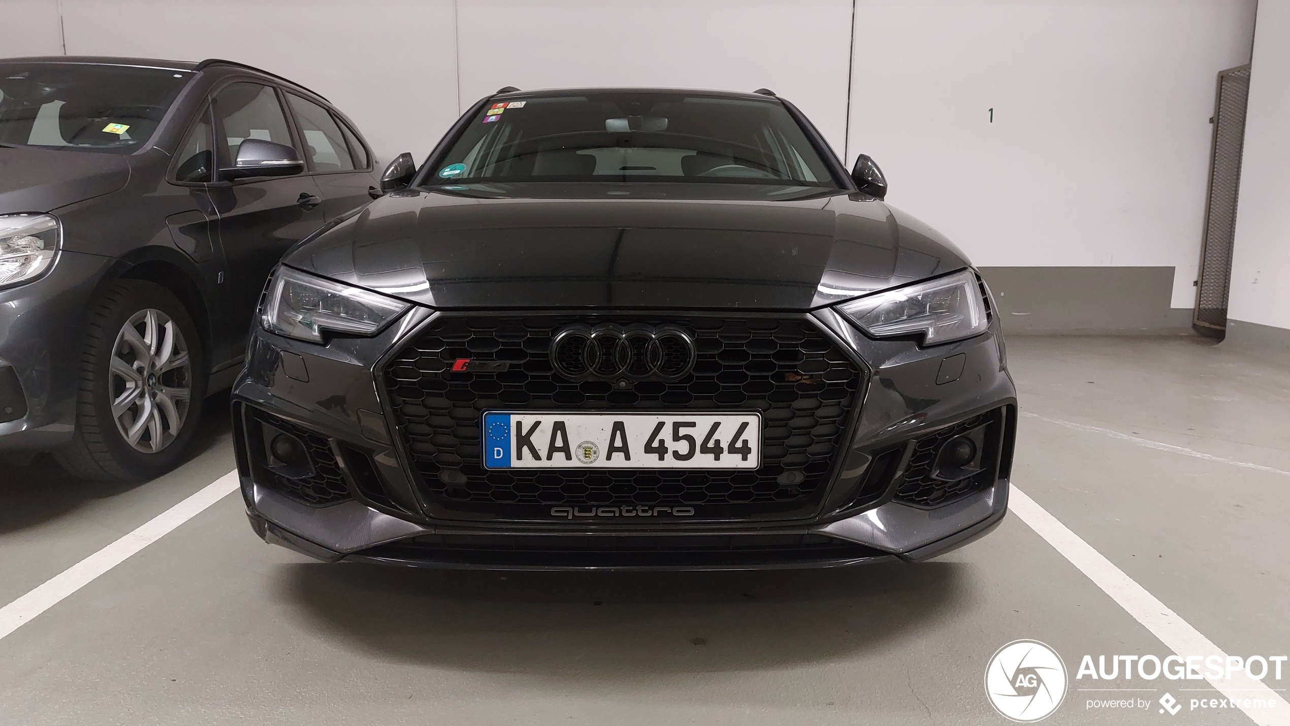 Audi RS4 Avant B9