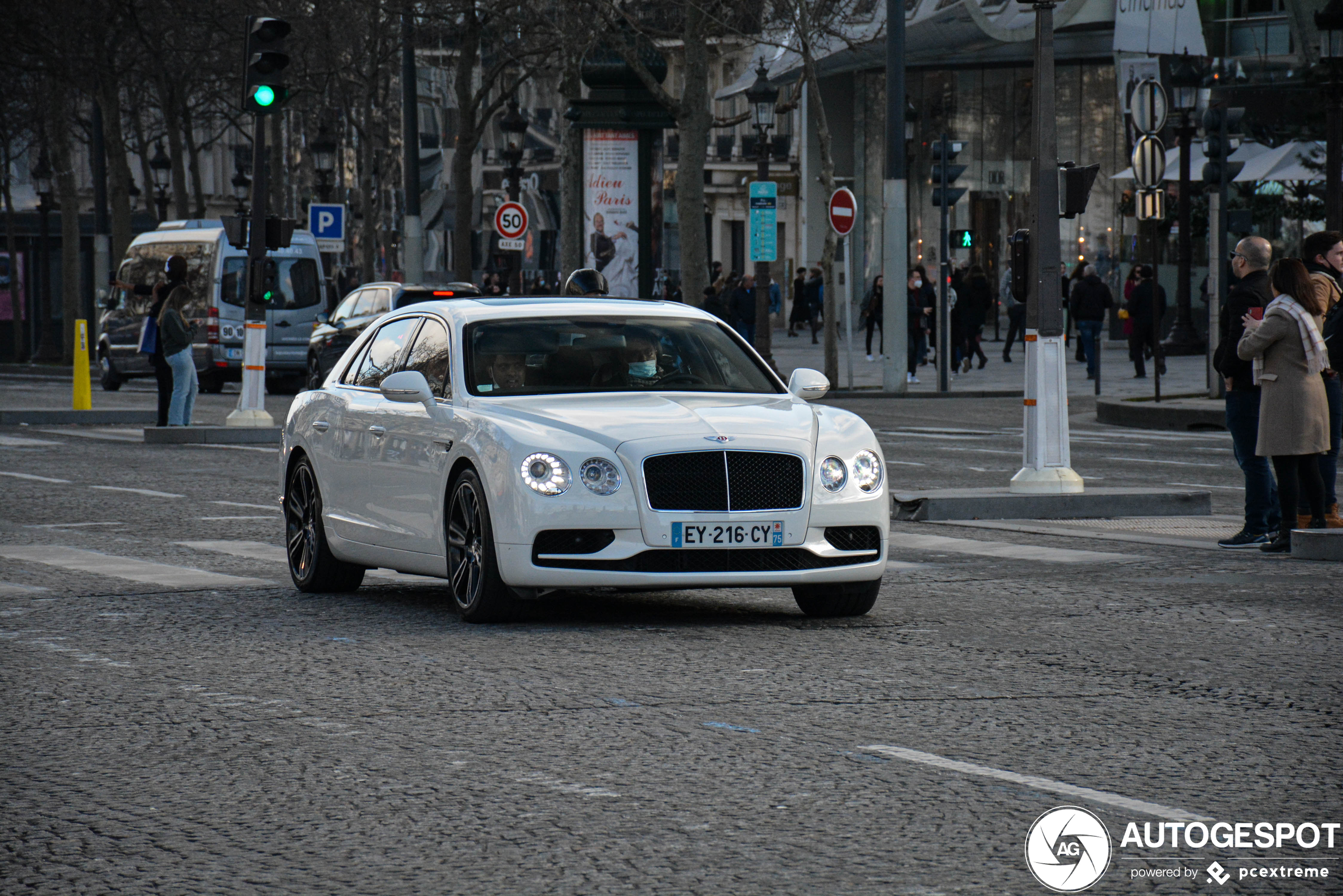 Bentley Flying Spur V8 S