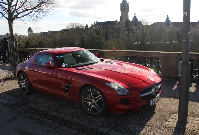 Mercedes-Benz SLS AMG