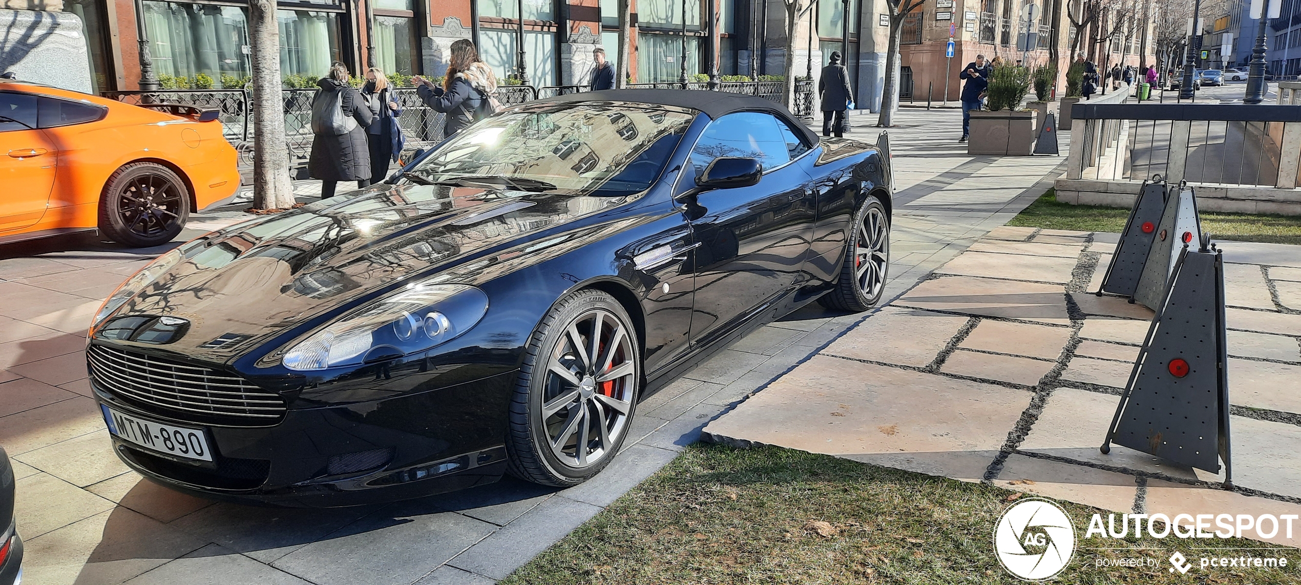 Aston Martin DB9 Volante