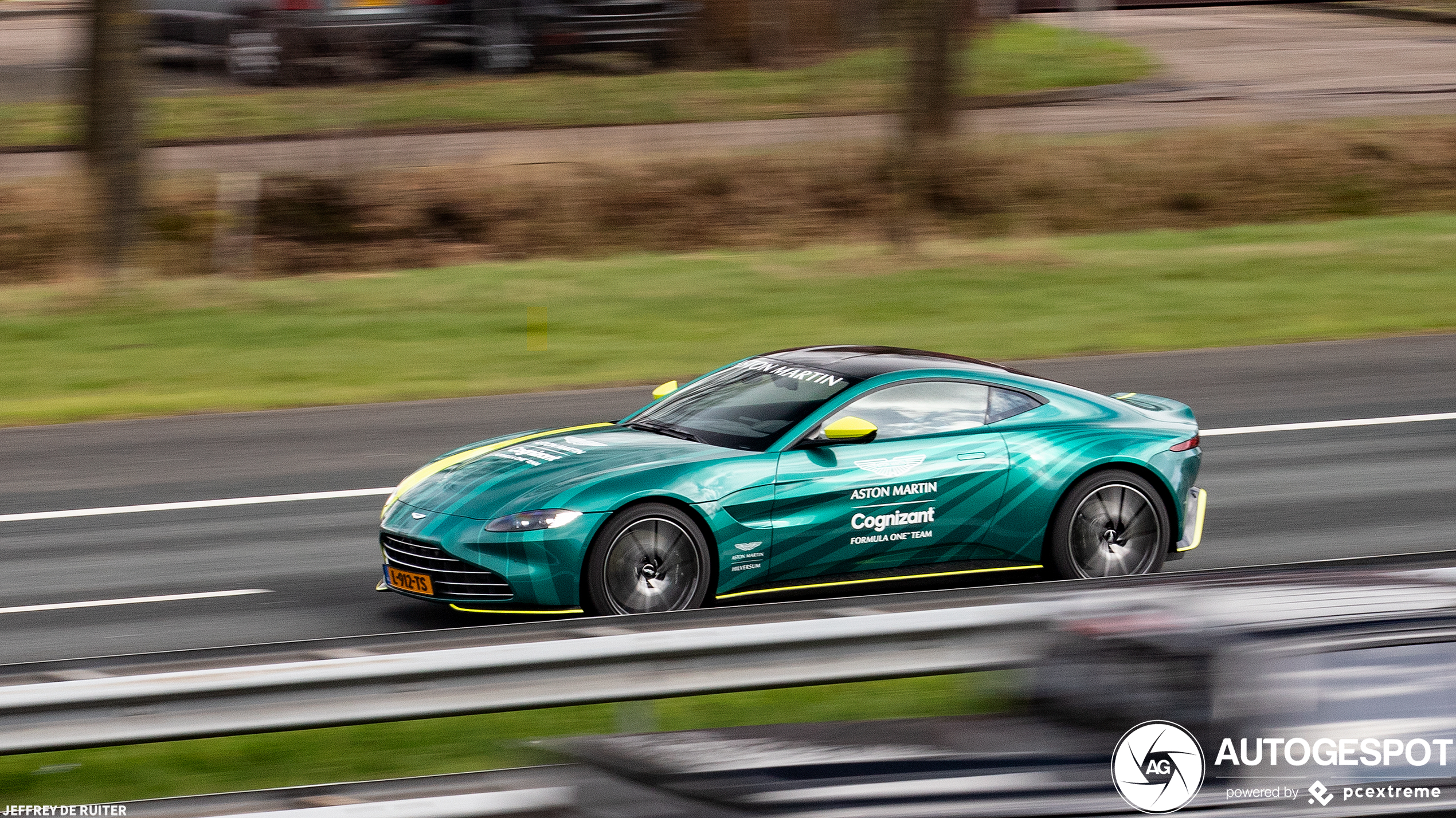 Aston Martin V8 Vantage 2018