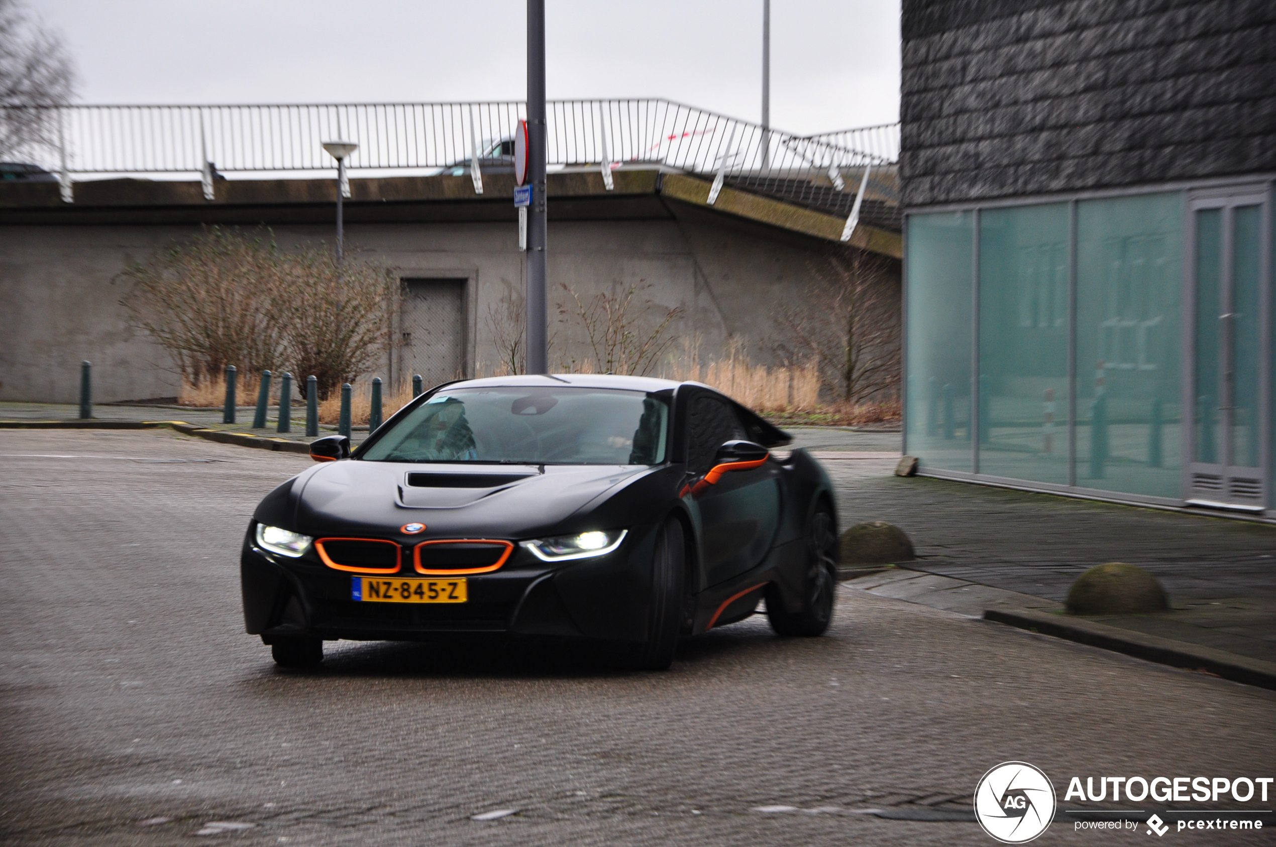 BMW i8