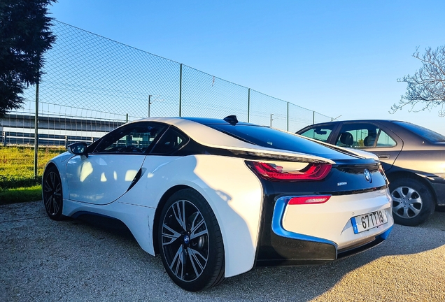 BMW i8