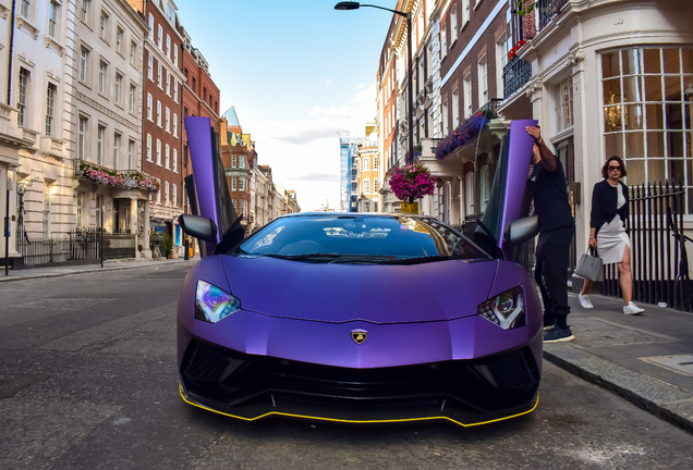 Lamborghini Aventador S LP740-4