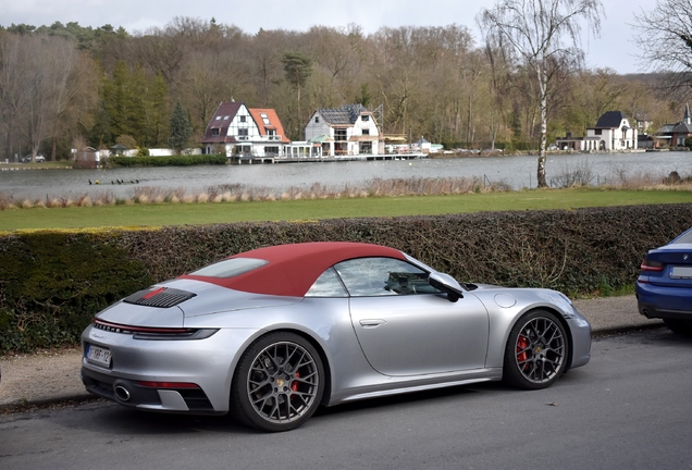 Porsche 992 Carrera 4S Cabriolet