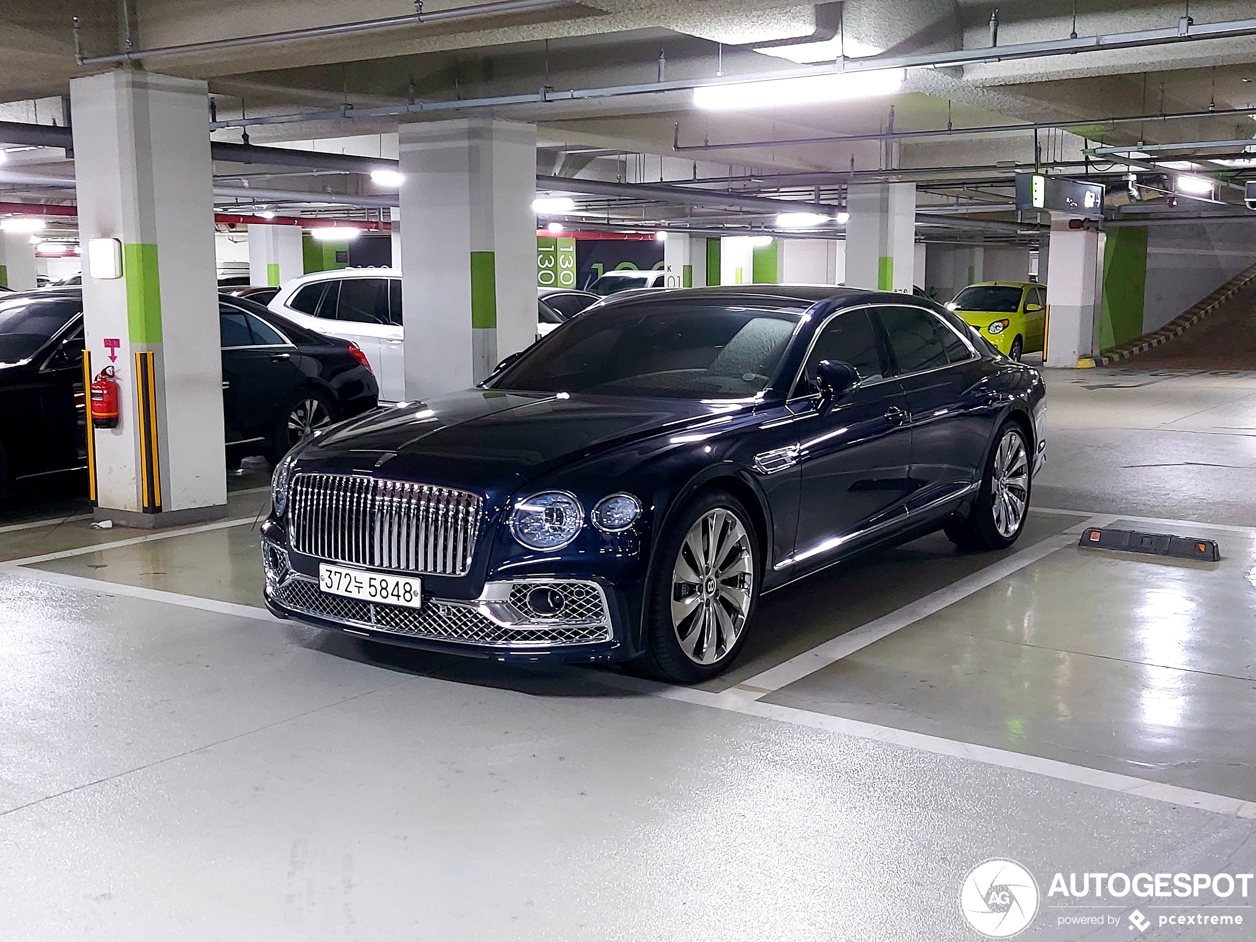 Bentley Flying Spur V8 2021