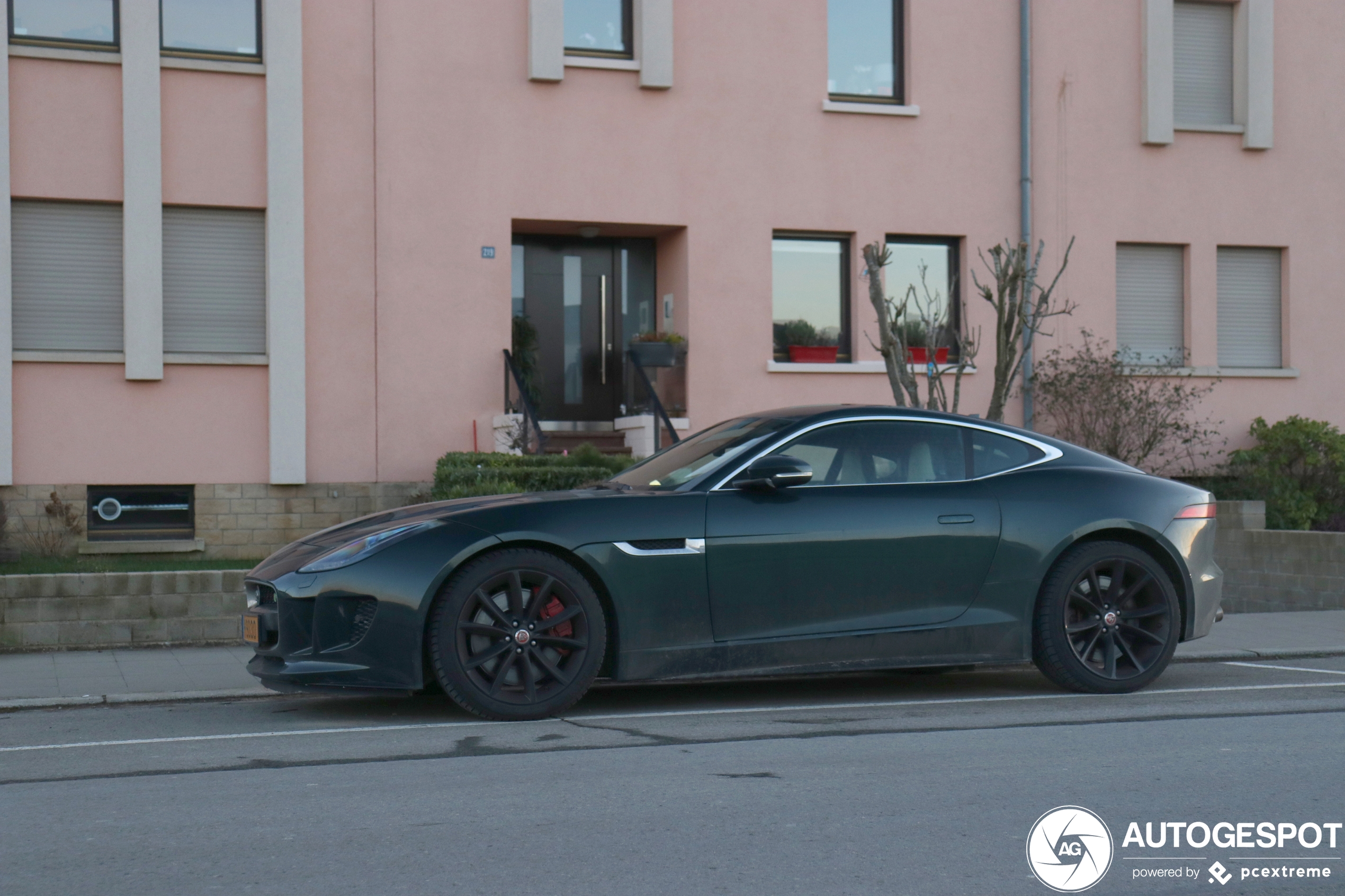 Jaguar F-TYPE R AWD Coupé