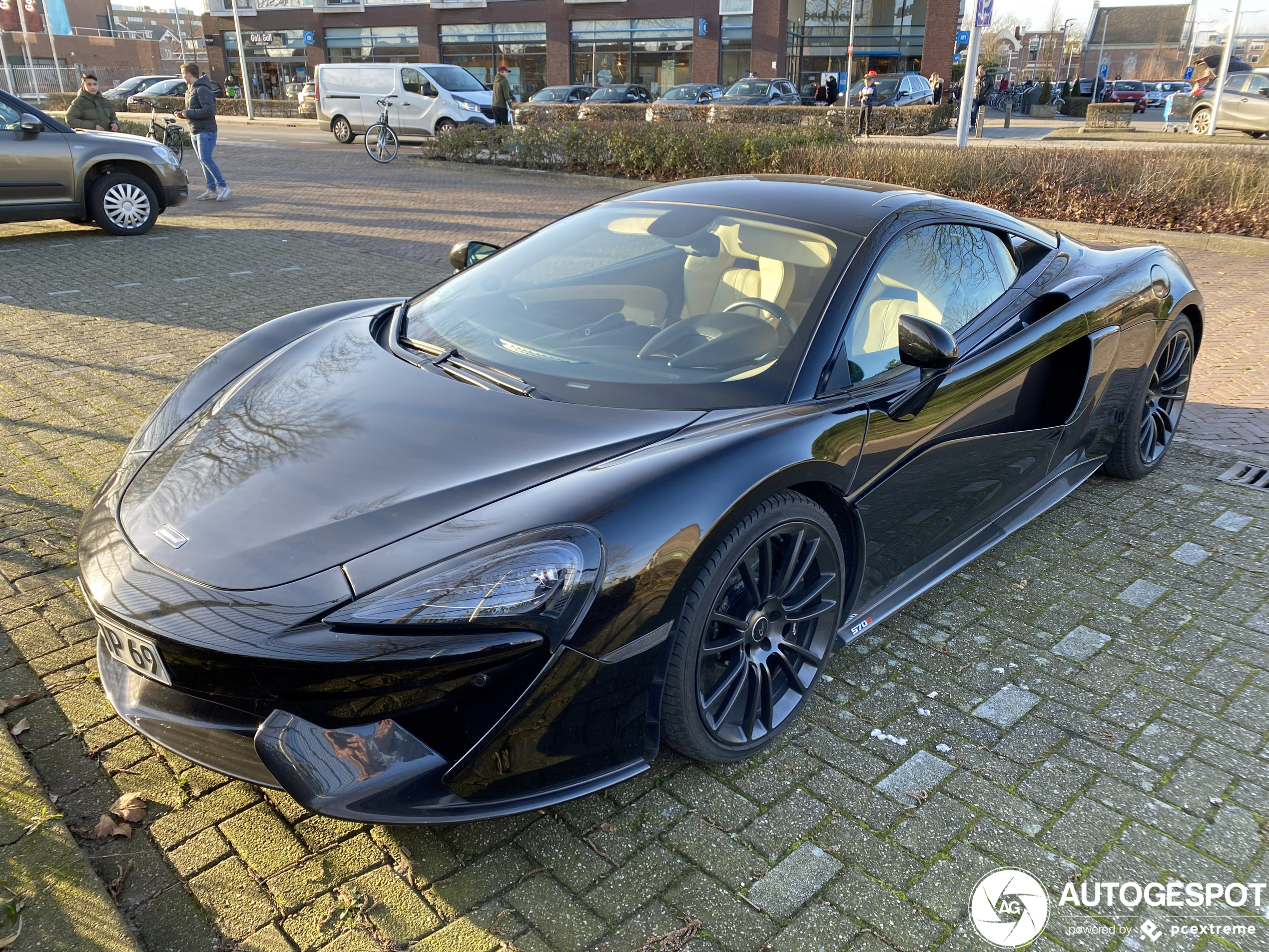 McLaren 570S