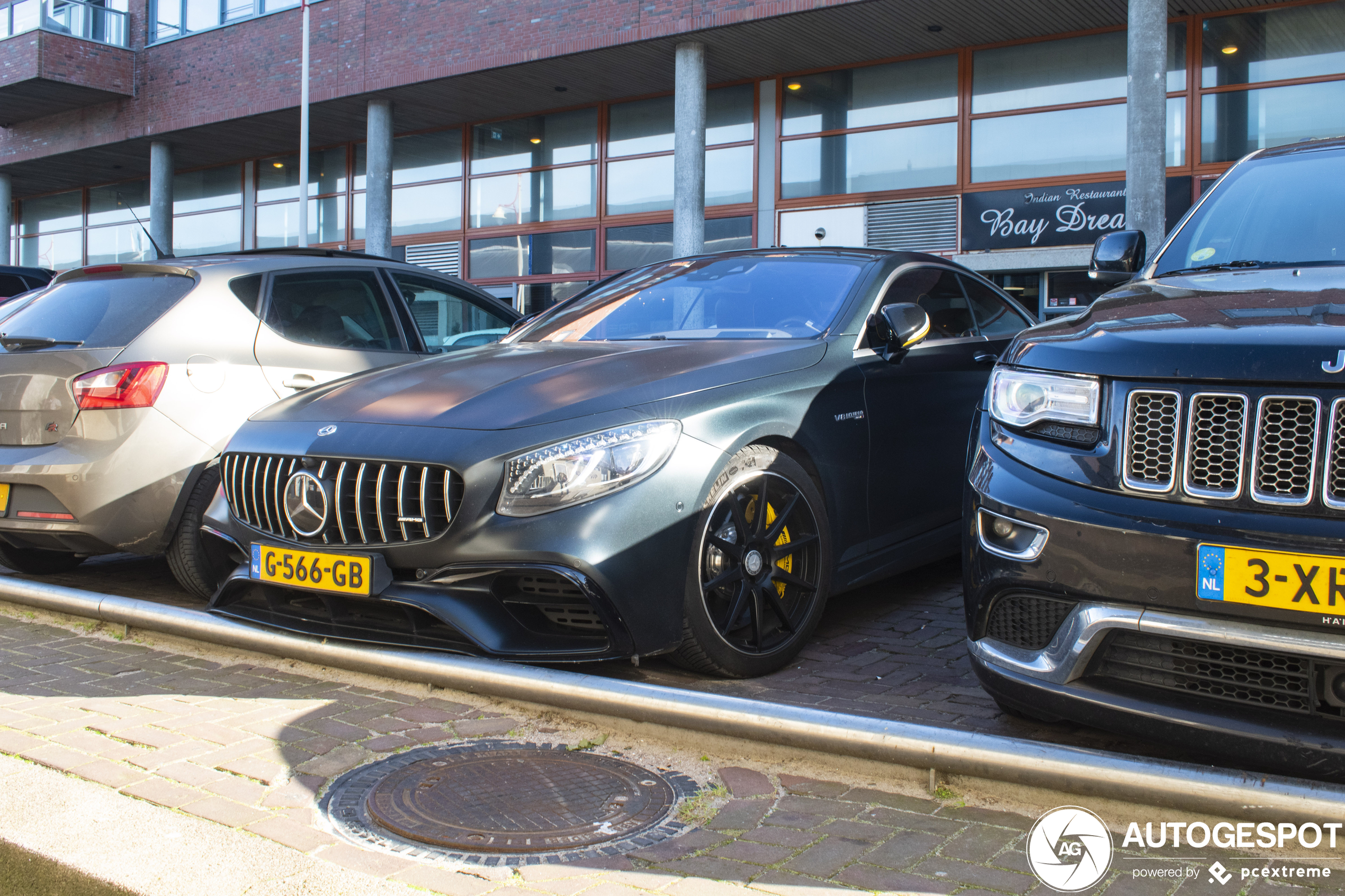 Mercedes-AMG S 63 Coupé C217 2018 Yellow Night Edition